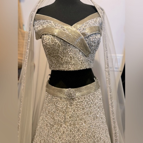 Suneet varma Indian designer bridal wedding reception Lehenga - Picture 1 of 6